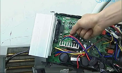 阜新美的空调电话是多少