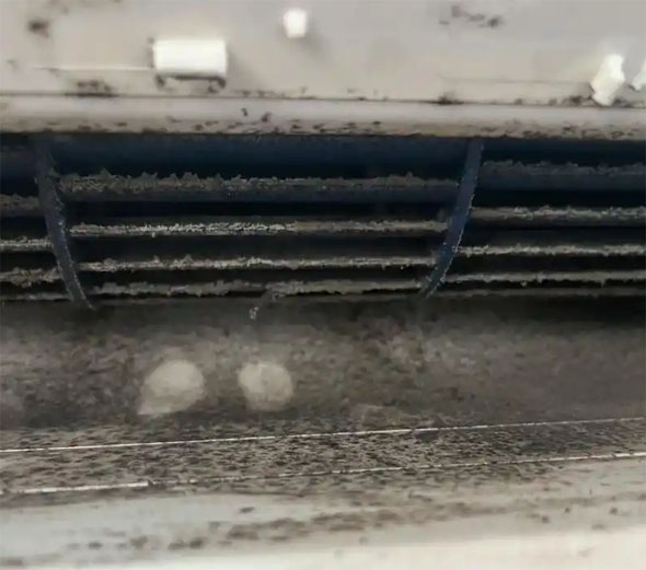 阜新空调吹的风有股烧焦味是怎么回事